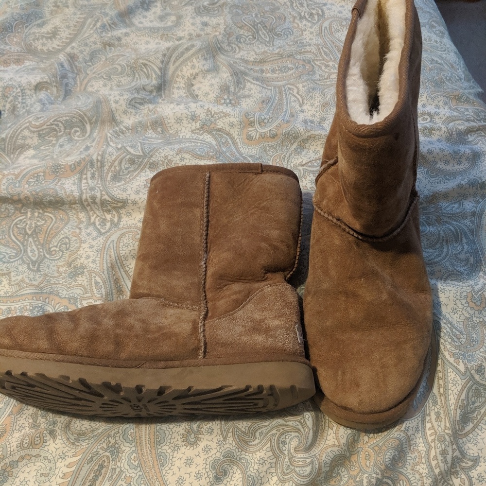 Ugh Boots Size 9 Tan
